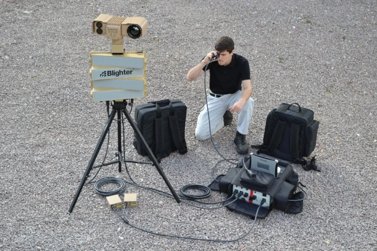 Blighter Explorer Nexus consists of the Blighter B202 Mk2 e-scan micro Doppler ground surveillance radar, an integrated visible and IR thermal imaging camera, a Windows human-machine interface, covert eyepieces and a rugged laptop. (Photo: Blighter Surveillance Systems)