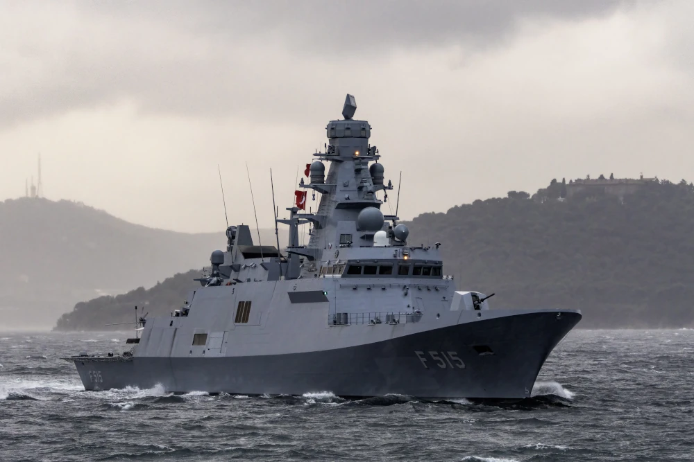 In addition to ASELSAN’s FERSAH 100N/MF hull-mounted sonar, the Turkish Naval Forces‘ new İstanbul (or „I“) class frigates (originally known as the TF-100 class under MİLGEM-G designation) are fitted with a full assortment of ASELSAN’s radar expertise: CENK-400N 4D AESA search radar; ALPER-200N LPI (low probability of intercept) surface radar; and AKREP-300N (AKR-D Block B-1/2) fire control radar. The first-in-class, TCG İstanbul (F 515), shown here was laid down on 3 July 2017 and launched on 23 January 2021. (Photo: Turkish Naval Forces)