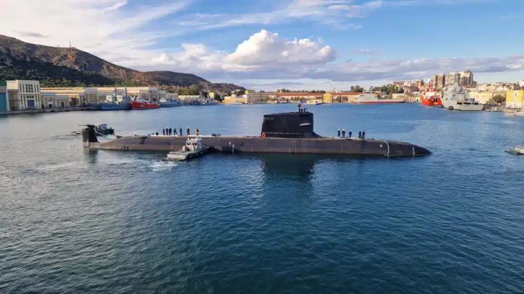 The second S-80 class (Isaac Peral class) submarine “Narciso Monturiol” (S 82) offers a submerged speed exceeding 19 knots, an operating depth beyond 300 metres and an endurance of up to 60 days. Foto: Navantia